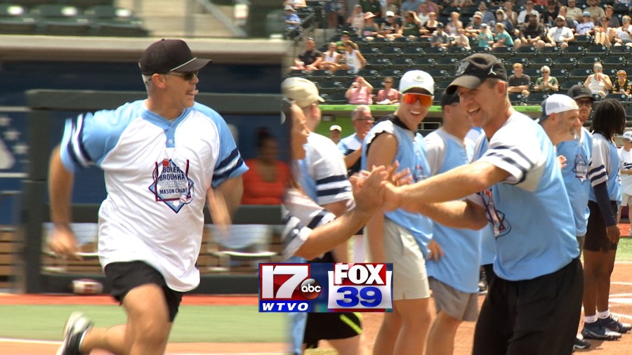 Former Packers and other celebrities hit the field in Beloit for Make-A-Wish Wisconsin