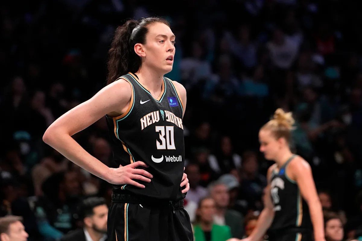 Liberty star Breanna Stewart avoided significant leg injury, but return timeline is unclear