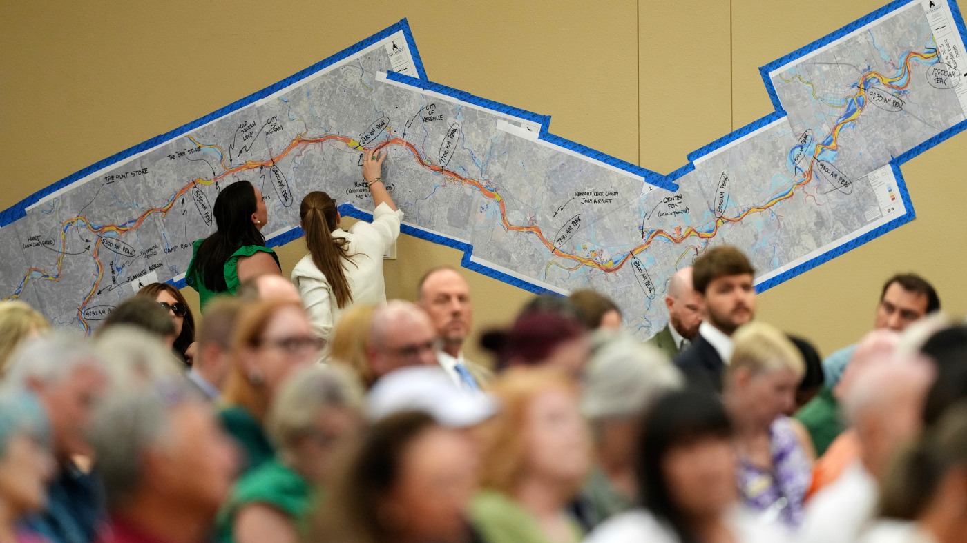 In an emotional hearing, Texas lawmakers hear from flood survivors, local officials