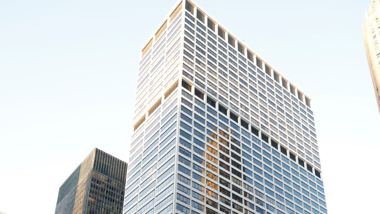 Sources: 2 shot at NYC building housing NFL HQ