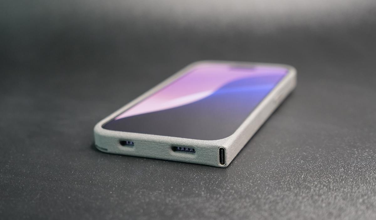 An engineer's new smartphone cases can give any iPhone a USB-C port
