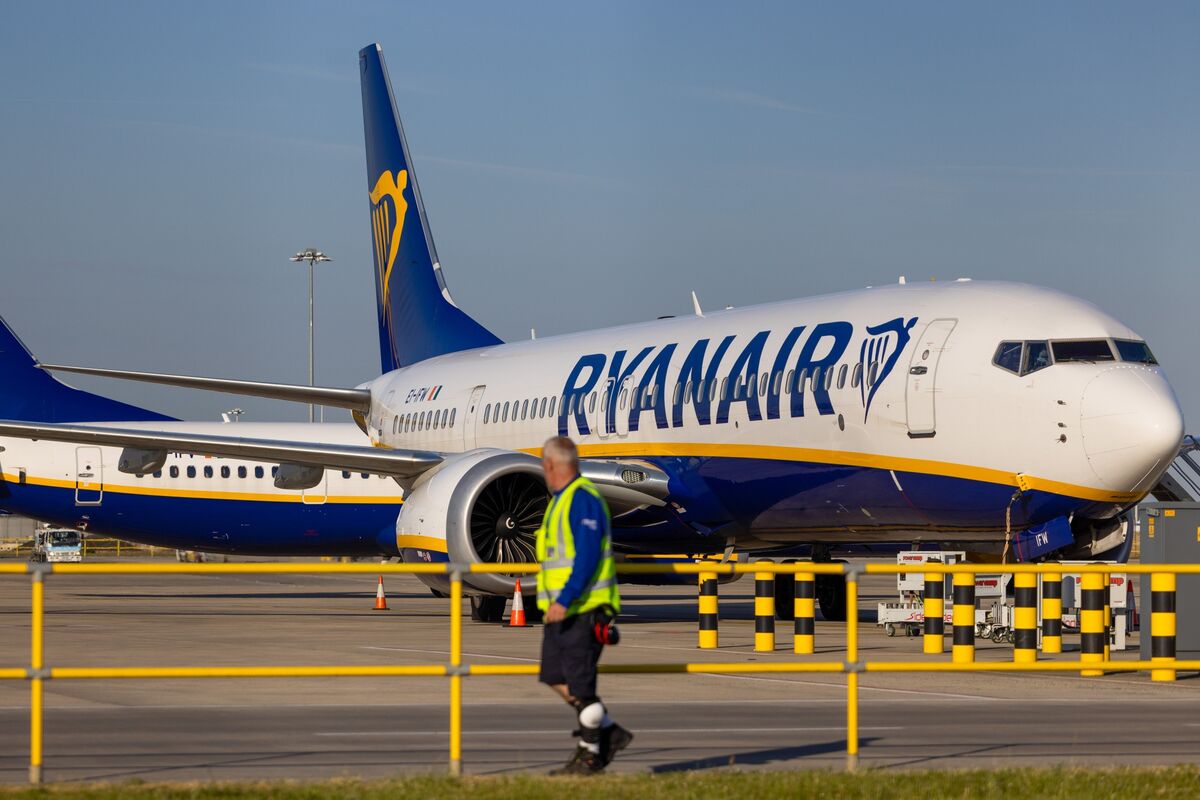 Ryanair Profit More Than Doubles; Sees Strong Summer Travel Flow