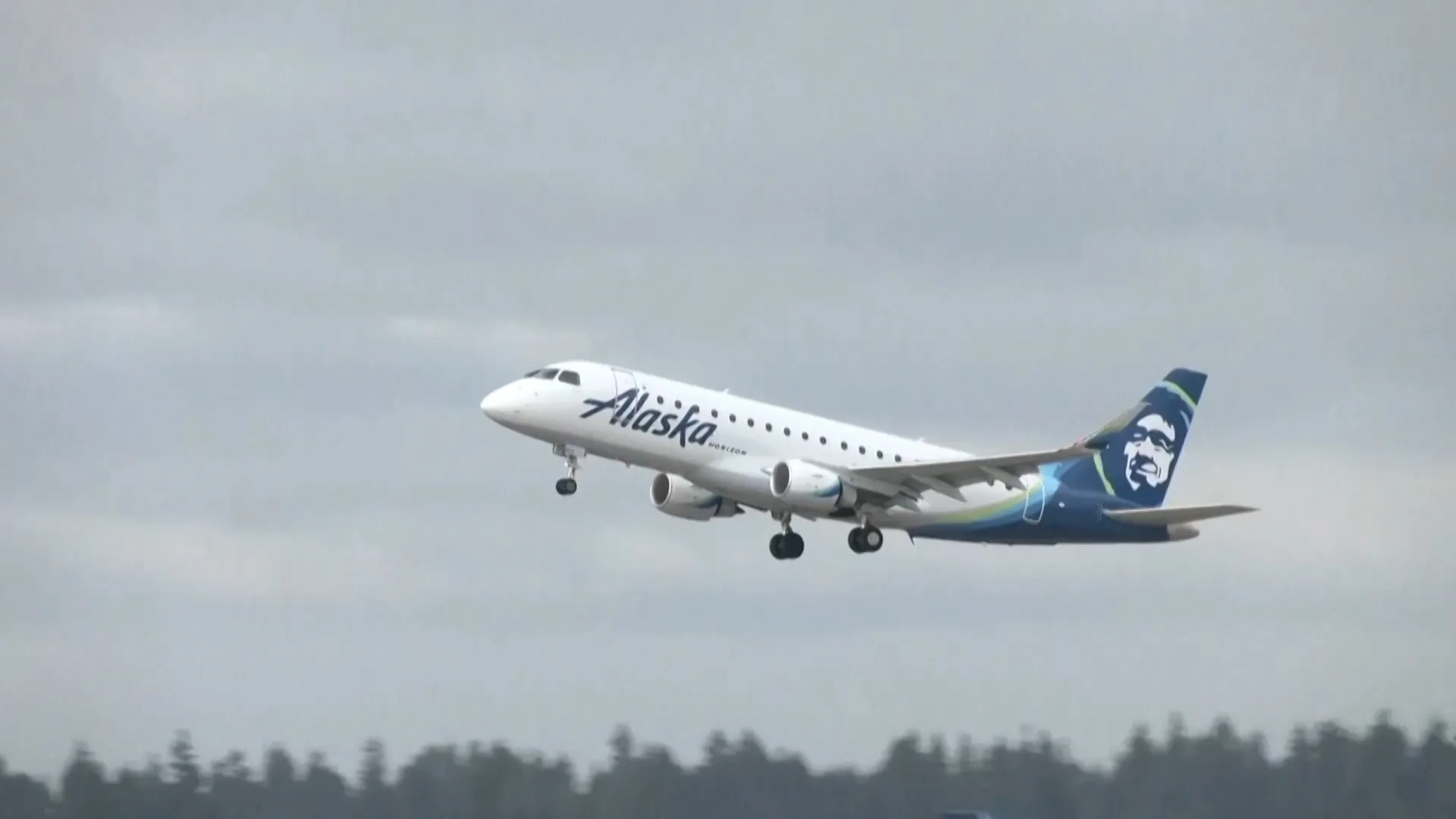 Grounded Alaska Airlines flights cause delays at Phoenix Sky Harbor