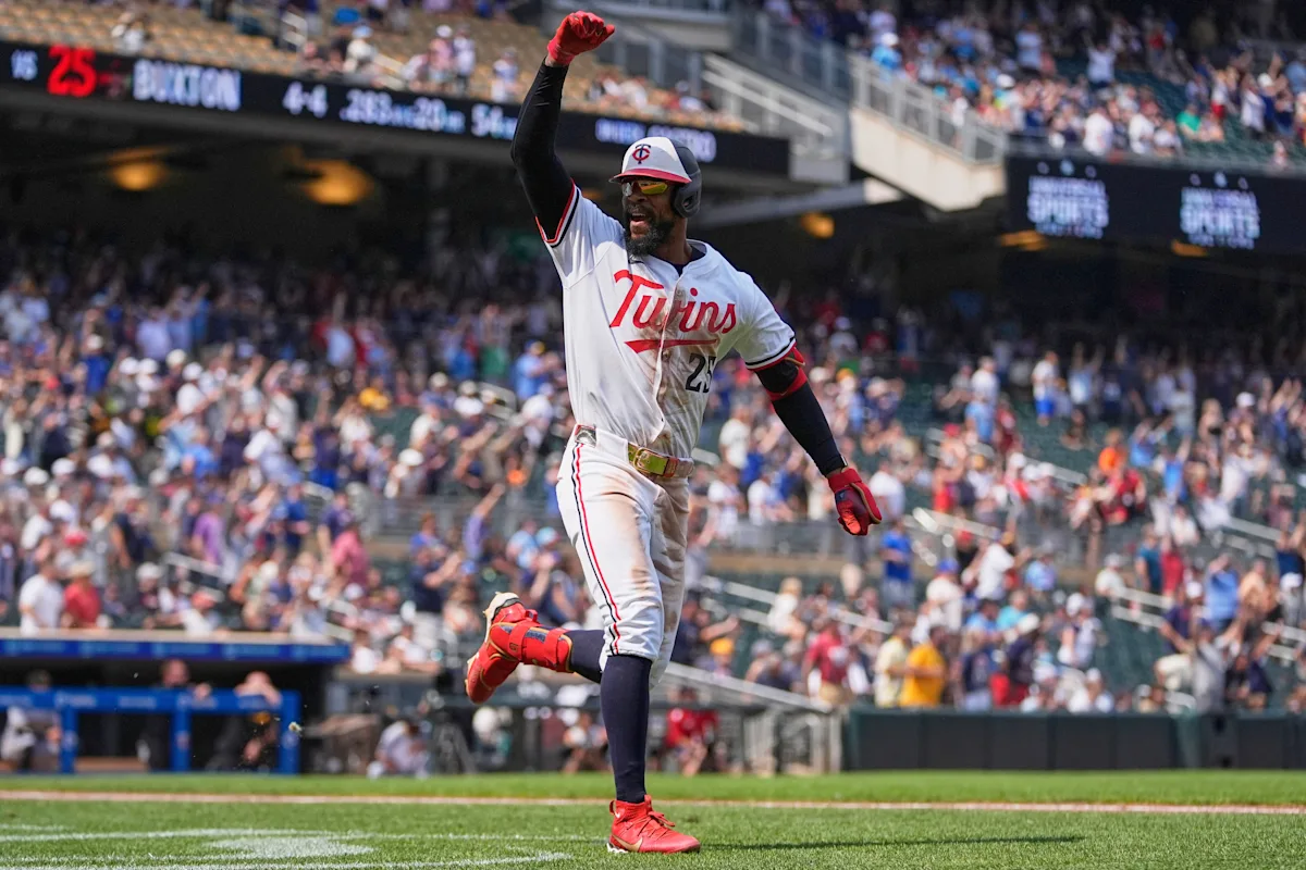 Twins' Byron Buxton celebrates bobblehead night by hitting for the cycle in win over Pirates