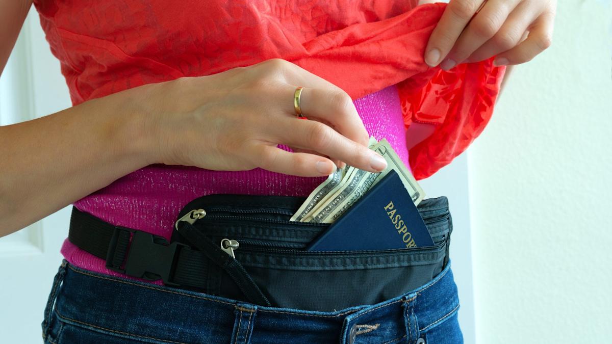 10 No-Brainer Tips From Travel Experts To Keep Your Money and Possessions Secure