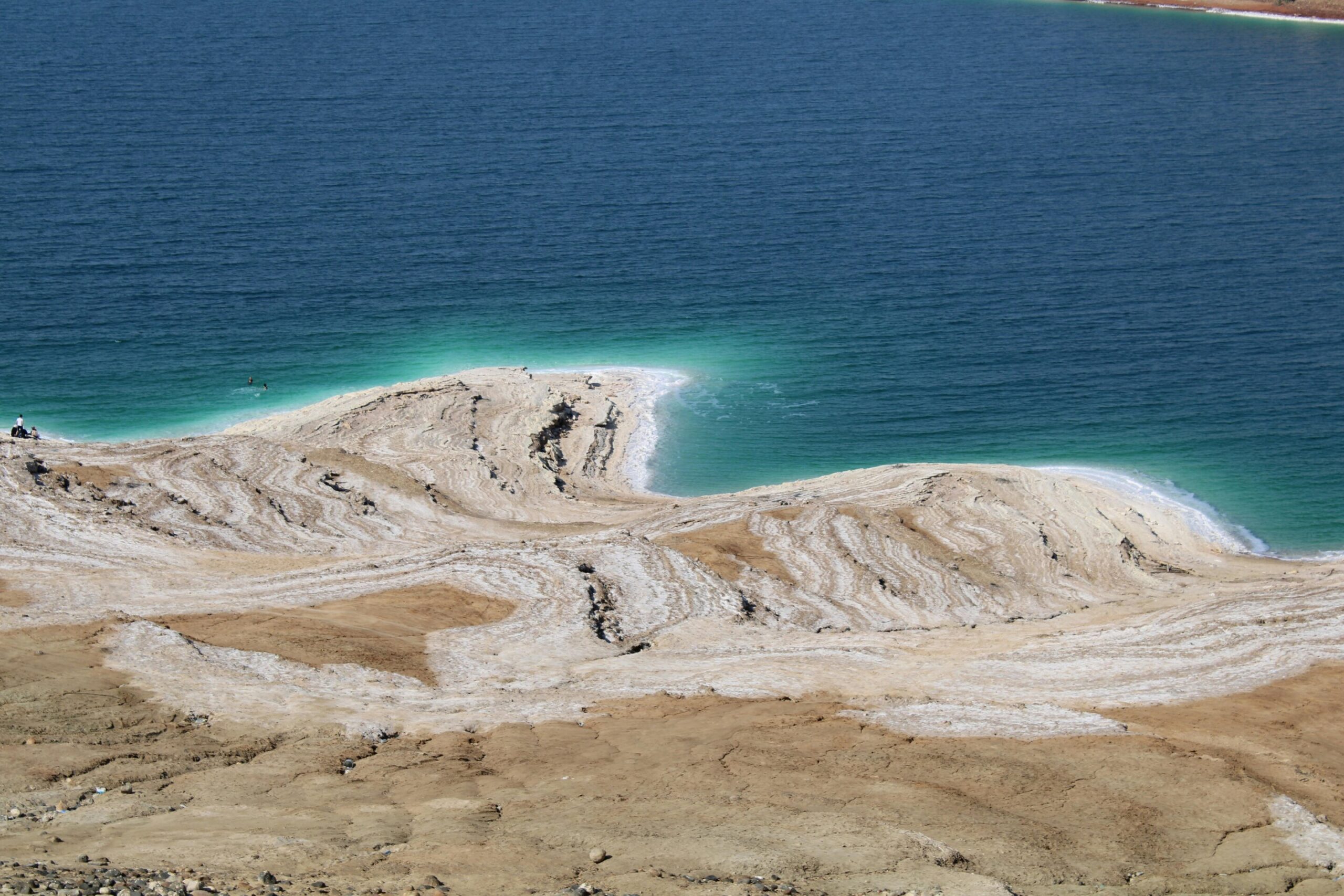 Dead Sea's salt giants reveal how massive salt deposits form over time