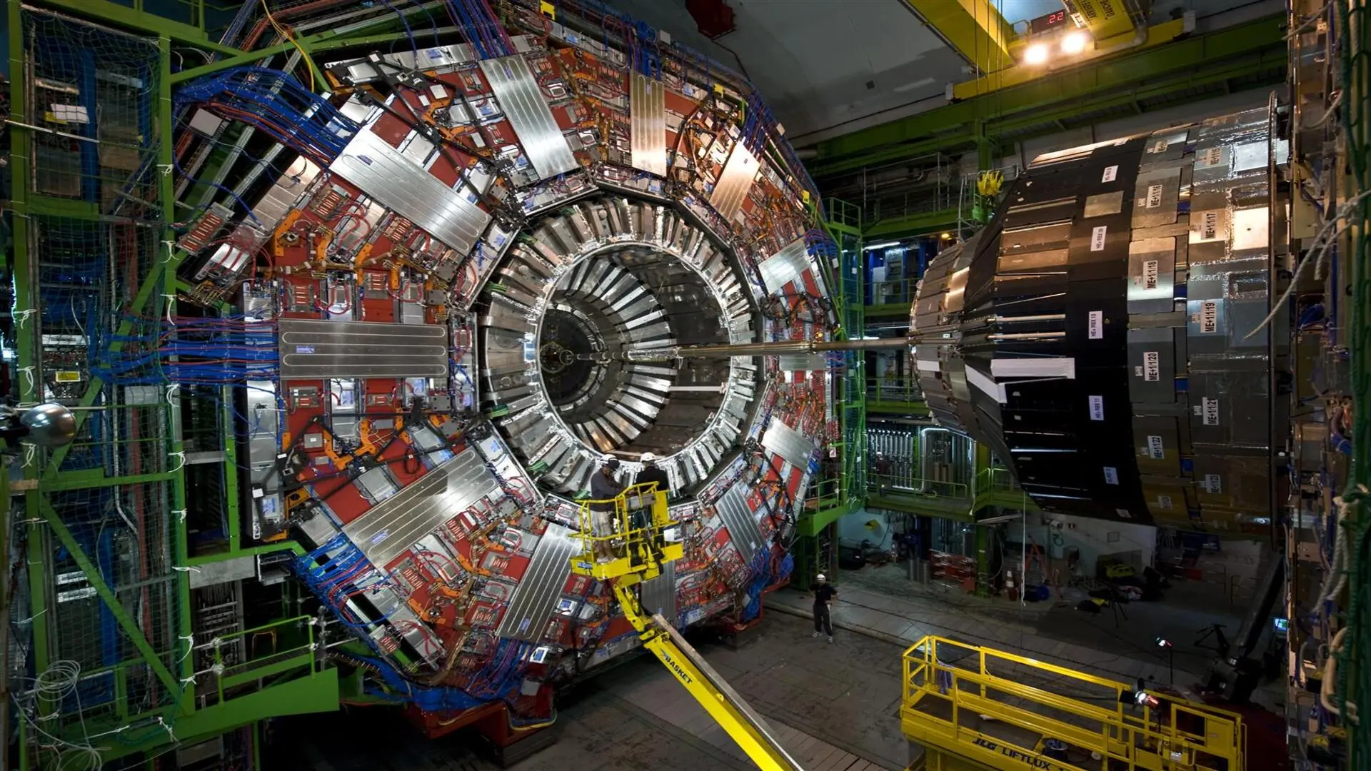 World's largest atom smasher reveals secret romance of top quarks
