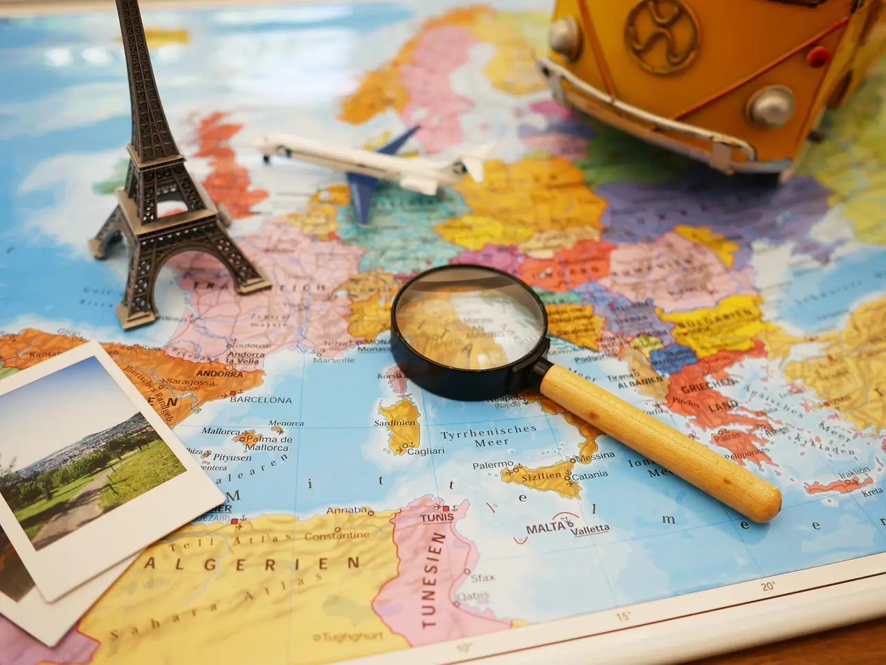 Spanish Travelers in 2025: Who Spends, Who Travels, and Where They Go - Focus on Travel News