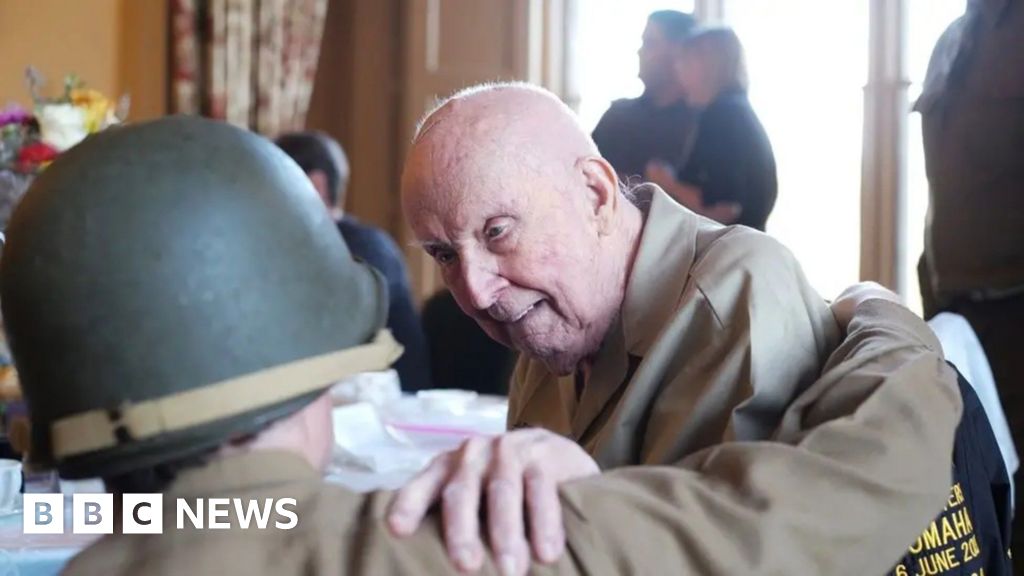 WW2 veteran and TikTok star 'Papa' Jake Larson dies aged 102