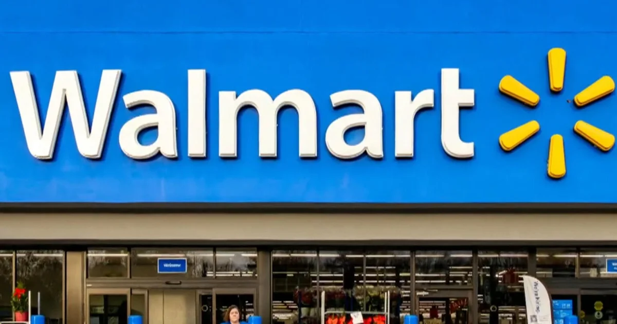 Multiple people stabbed at Walmart in Traverse City, police say; 1 in custody