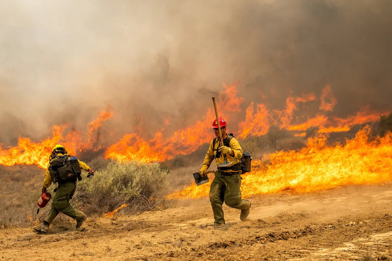 California’s largest wildfire nears 80,000 acres as smoke triggers health warnings and evacuations