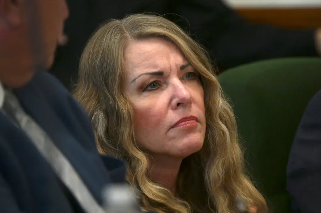 'Doomsday mom' Lori Vallow Daybell sentenced to two life sentences on...