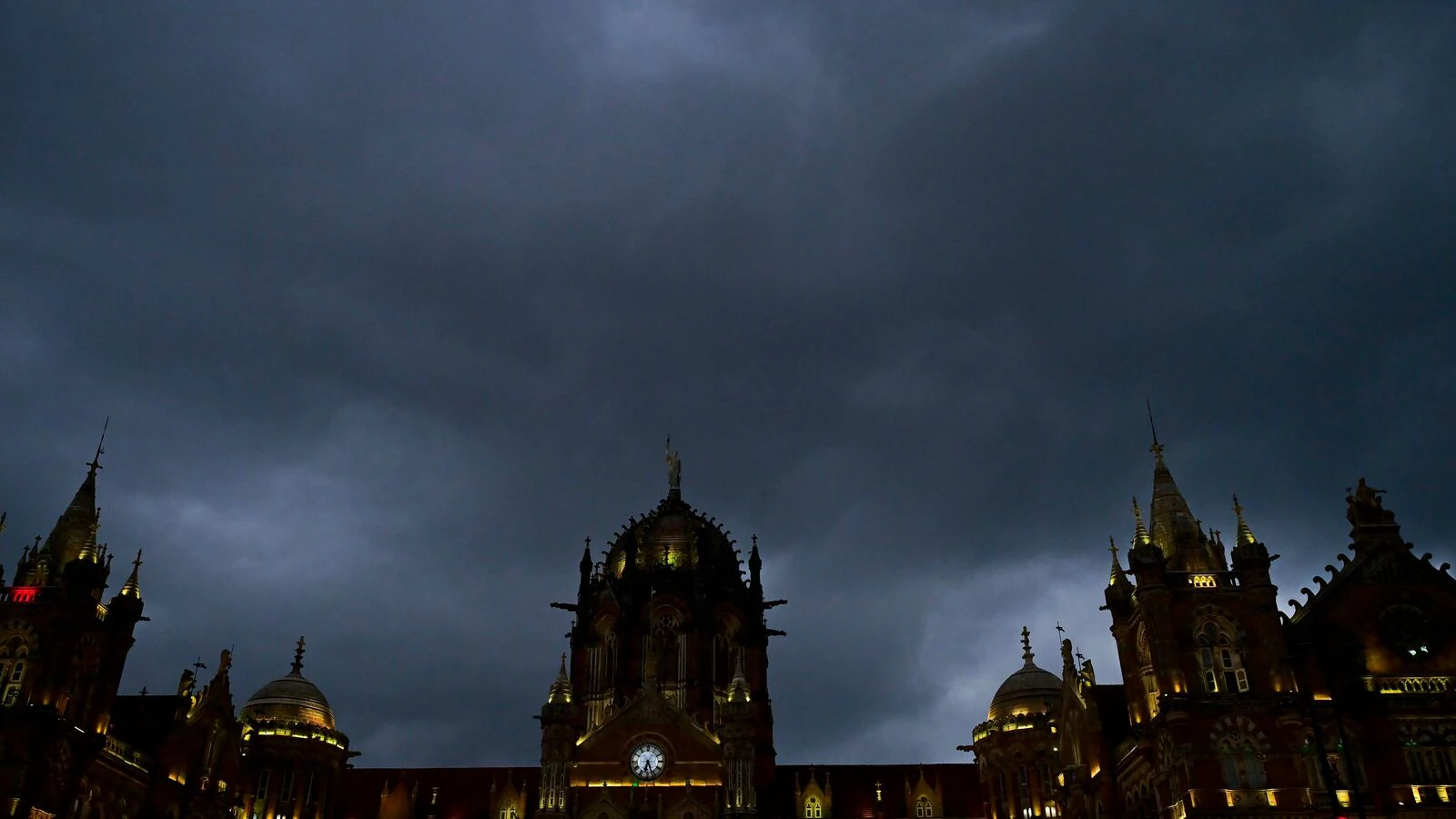 Bomb threat calls received for Mumbai airport, CSMT