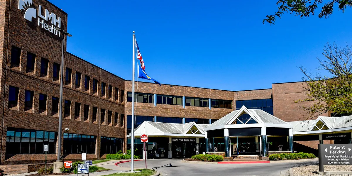LMH Health recognized for higher quality hip and knee replacements
