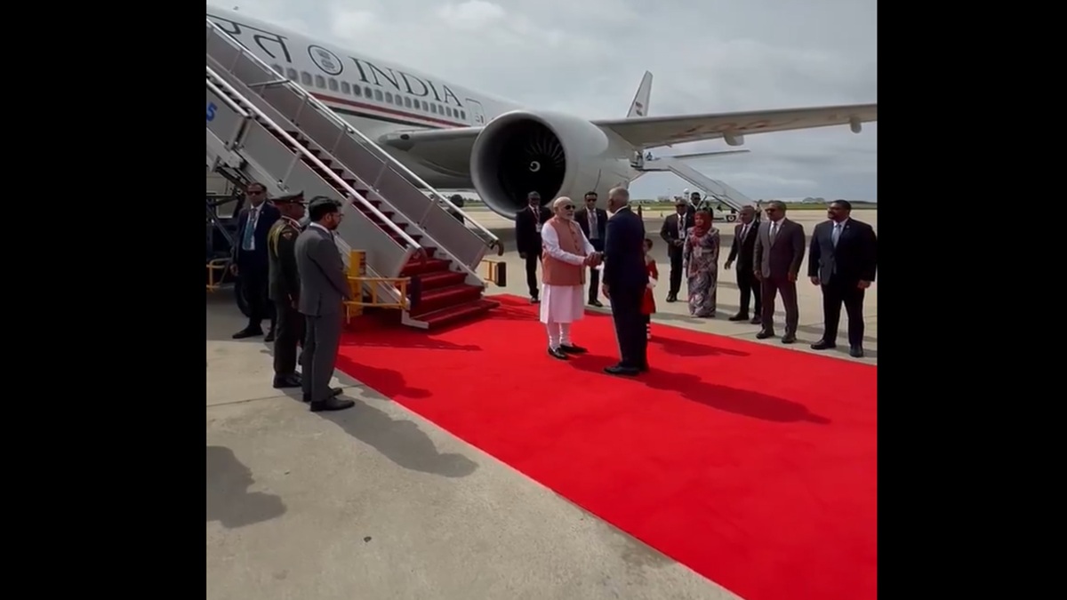 PM Modi arrives in Maldives, receives warm welcome by President Mohamed Muizzu