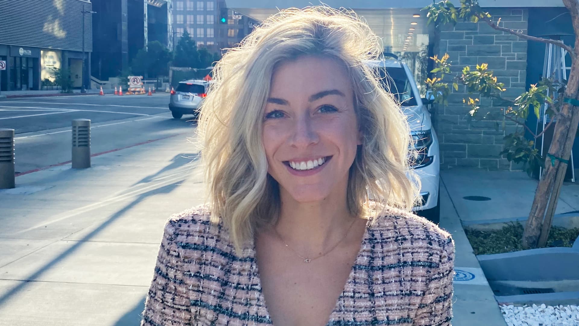 Beauty is an ‘insidious force in women’s financial lives,’ says 'Rich Girl Nation' author — here's how to overcome it