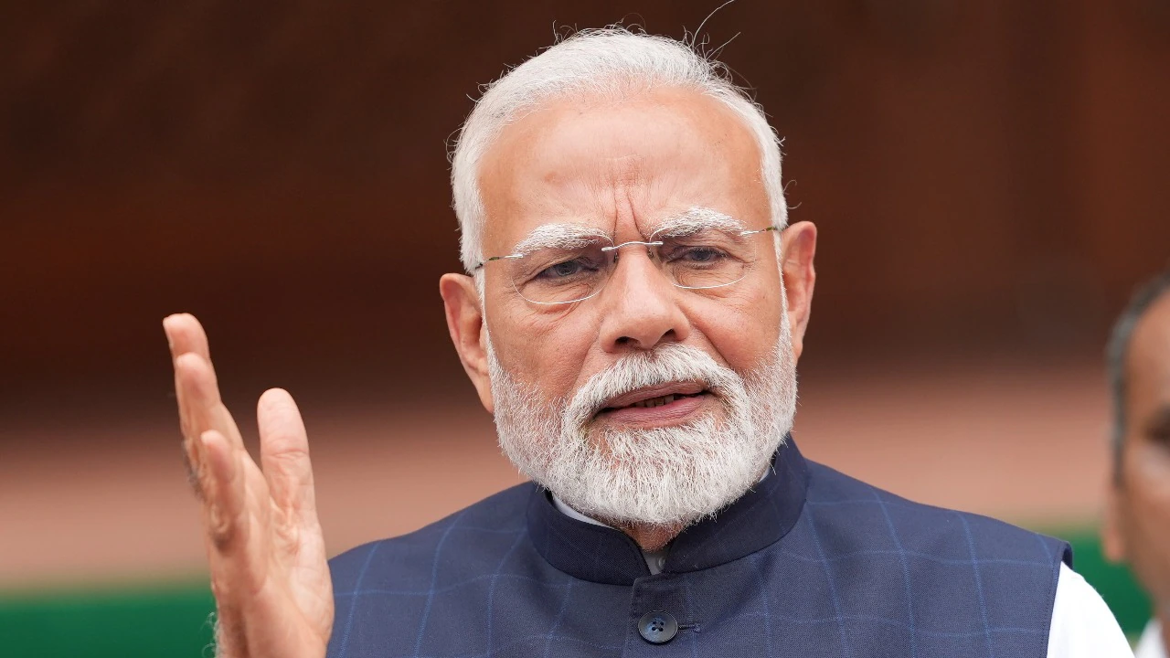 Narendra Modi breaks Indira Gandhi's record, becomes 2nd longest serving PM