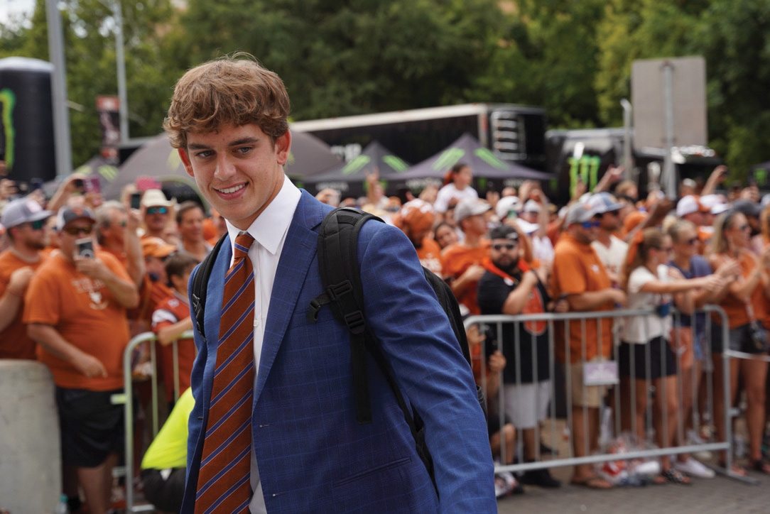 Texas Athletics, Learfield partner to launch Longhorn Sports Agency to manage NIL opportunities for student-athletes