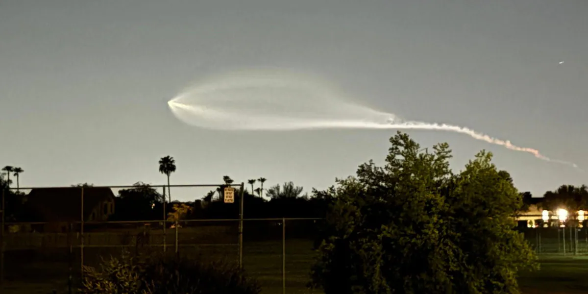 Arizonans spot SpaceX rocket with comet-like trail in night sky