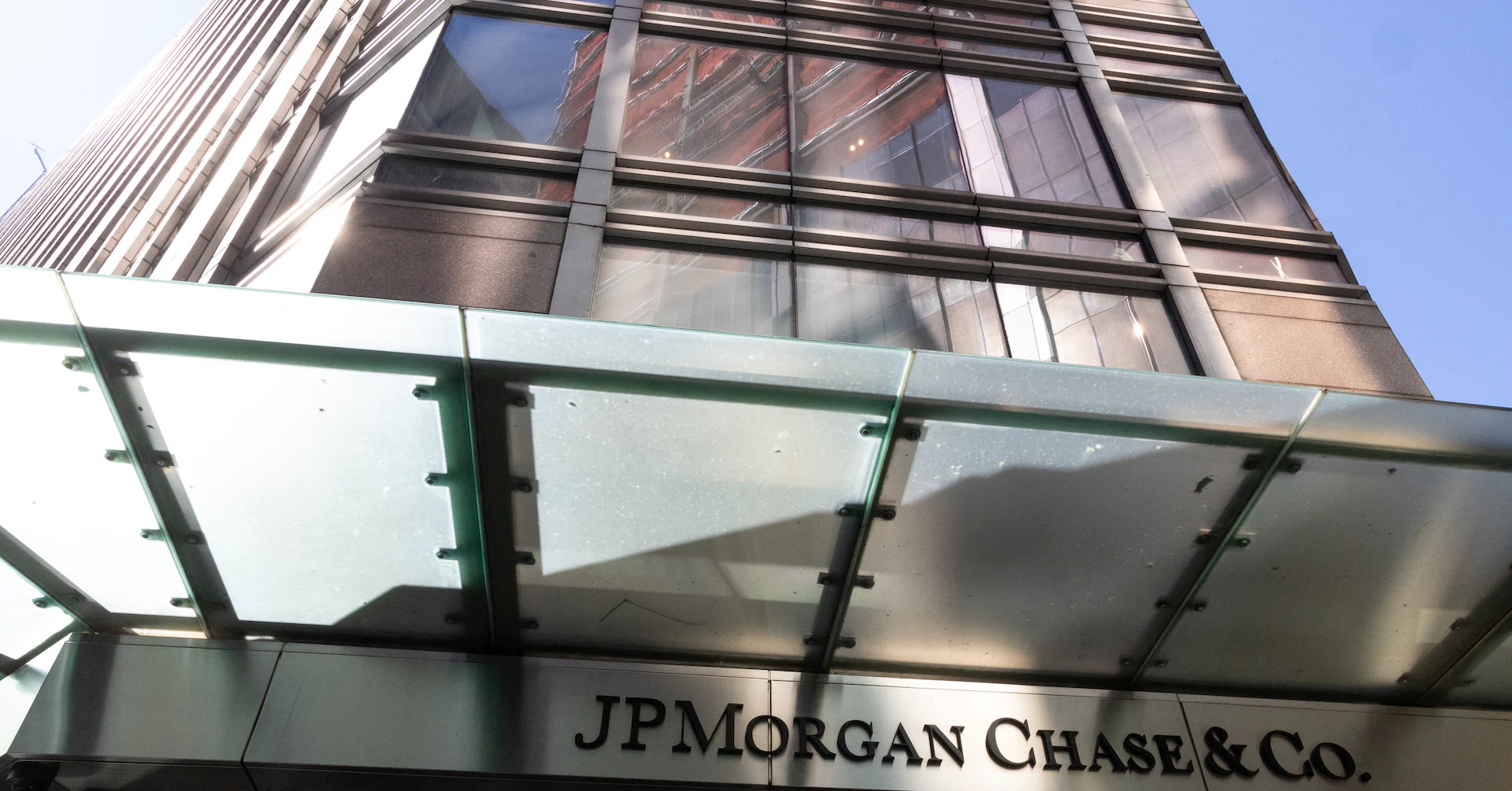JPMorgan plans to charge fintechs for customer data, Bloomberg News reports