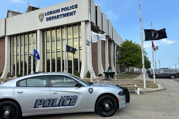 Marine Veteran Dies After Shooter Lying in Wait Ambushed Police Who Parked to Eat Lunch