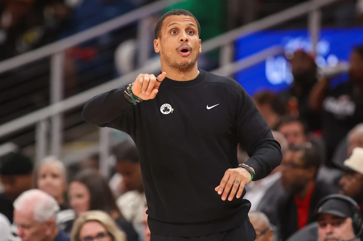 Celtics Coach Joe Mazzulla stops by Patriots practice, Vrabel reacts