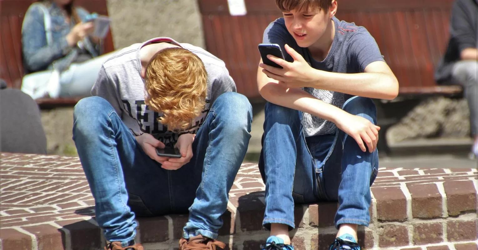 Problematic Screen Use, Not Total Time, Impairs Youth Mental Health