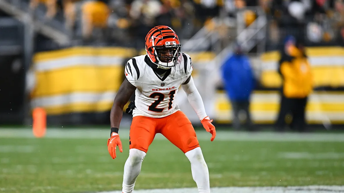 Dolphins agree to terms with Mike Hilton