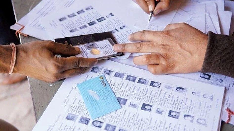 Top court asks poll body to include Aadhaar, EPIC in Bihar voter roll revision