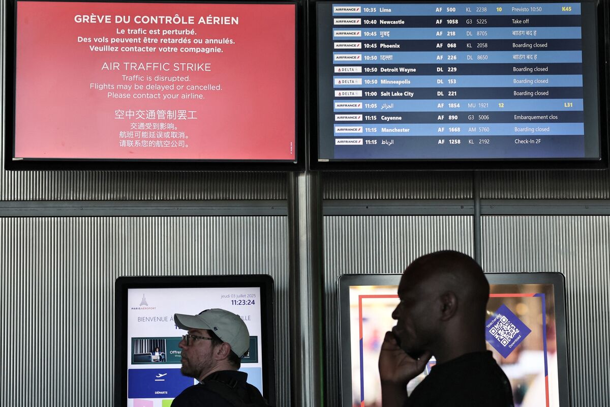 Airlines Cancel More French Flights as Strike Hits Travel Season