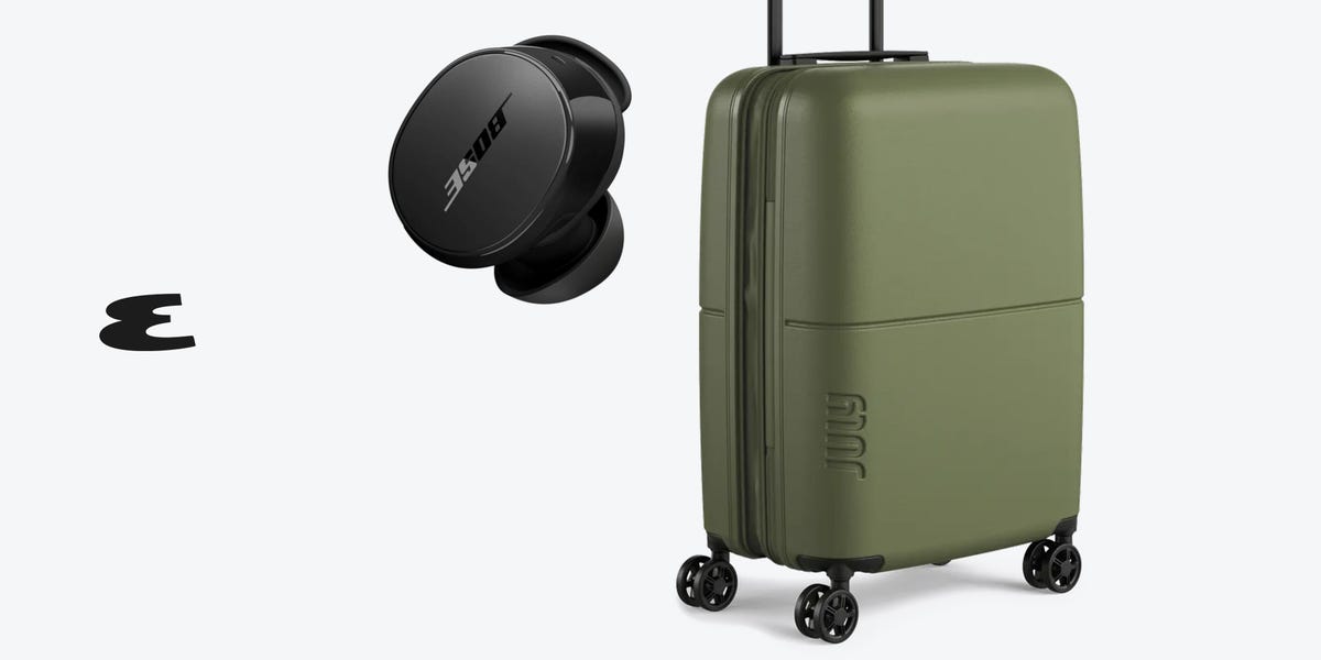 I'm a Professional Traveler: Here How I Always Pack Light