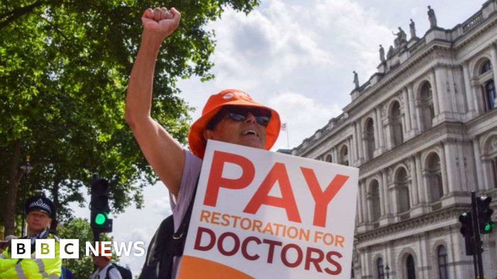 NHS doctors' strike: Health secretary and BMA to meet next week