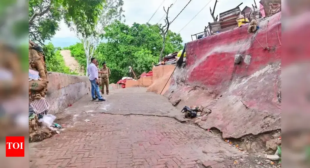 ‘Escaped jaws of death’: Survivors recall panic, crush at Mansa Devi temple | Dehradun News