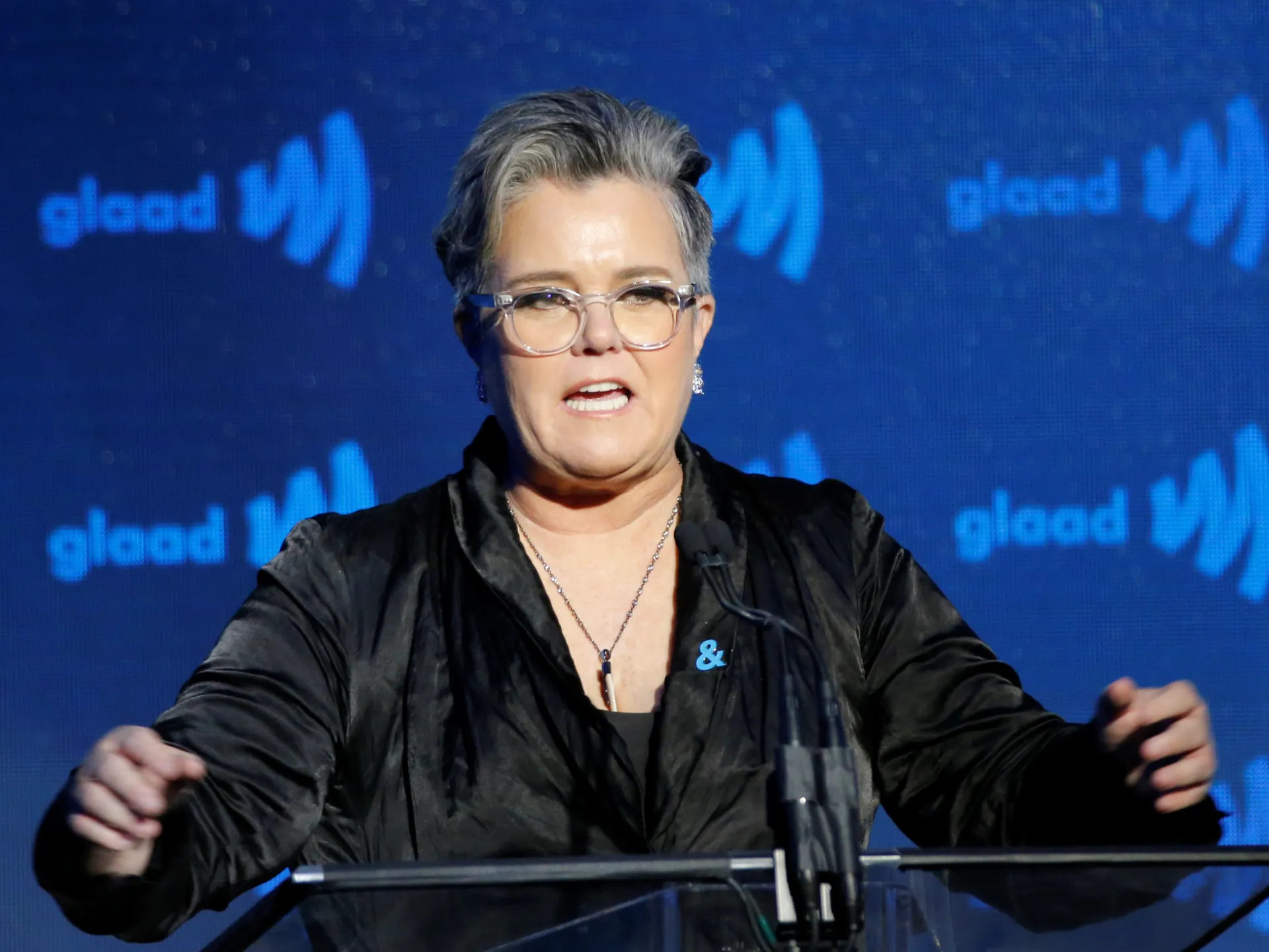 Trump threatens to revoke citizenship of US comedian Rosie O’Donnell