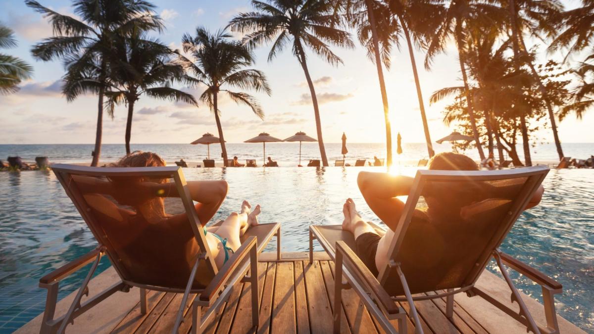 I’m a Financial Advisor: My Clients Who Retire Early All Do These 3 Things