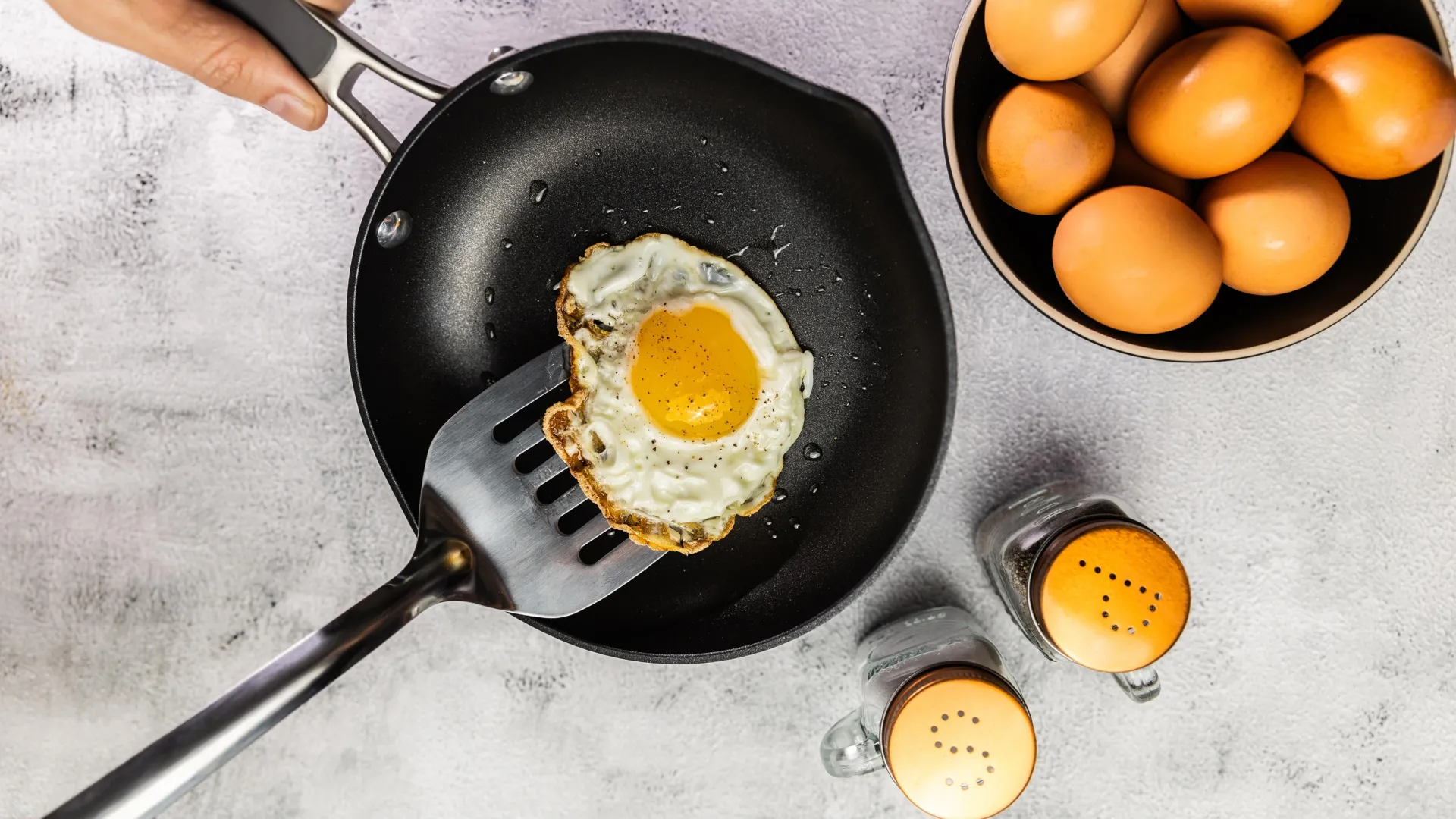 Scientists just invented a safer non-stick coating—and it’s inspired by arrows