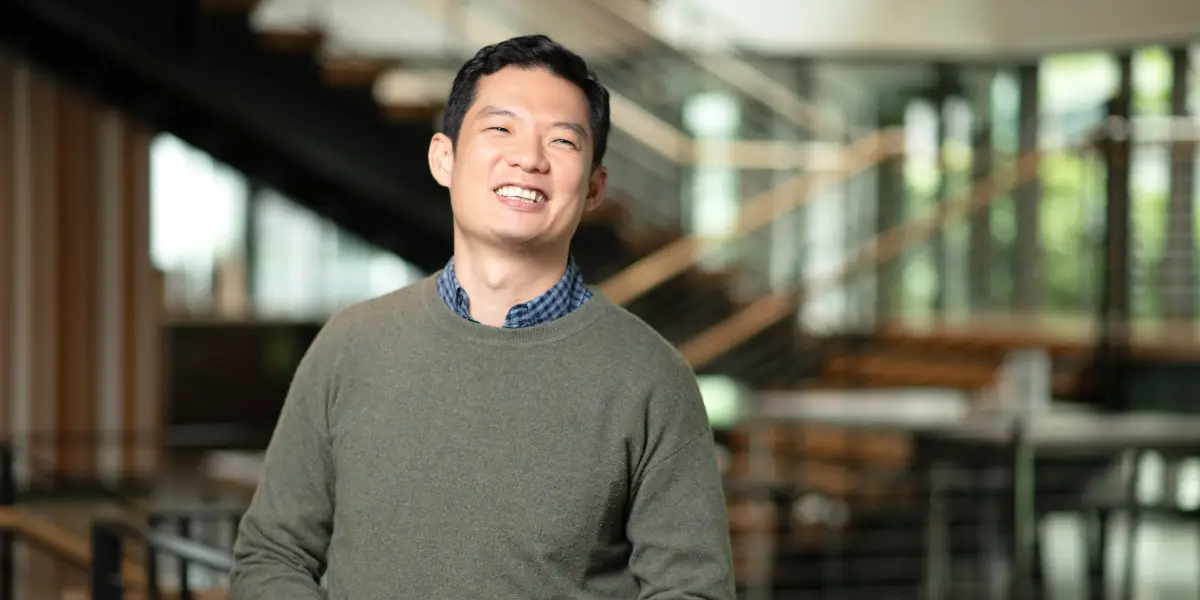 Former Amazon principal engineer says he spent '1-4 hours' reading daily — and it's part of the company's 'secret sauce'