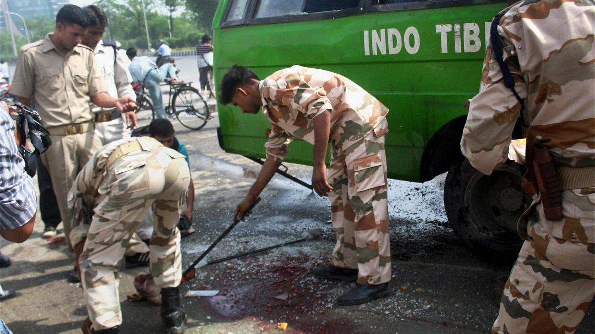 Bus carrying ITBP personnel falls into Sindh river in J&K's Ganderbal