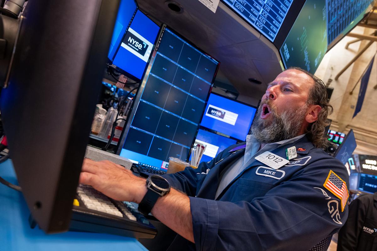 Stock market today: Dow falls 250 points, S&P 500, Nasdaq retreat from record as Trump escalates tariff threats
