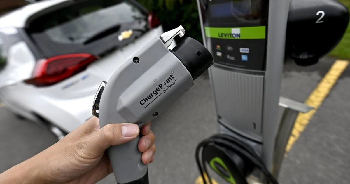 Environment group warns against repealing federal electric vehicle mandate