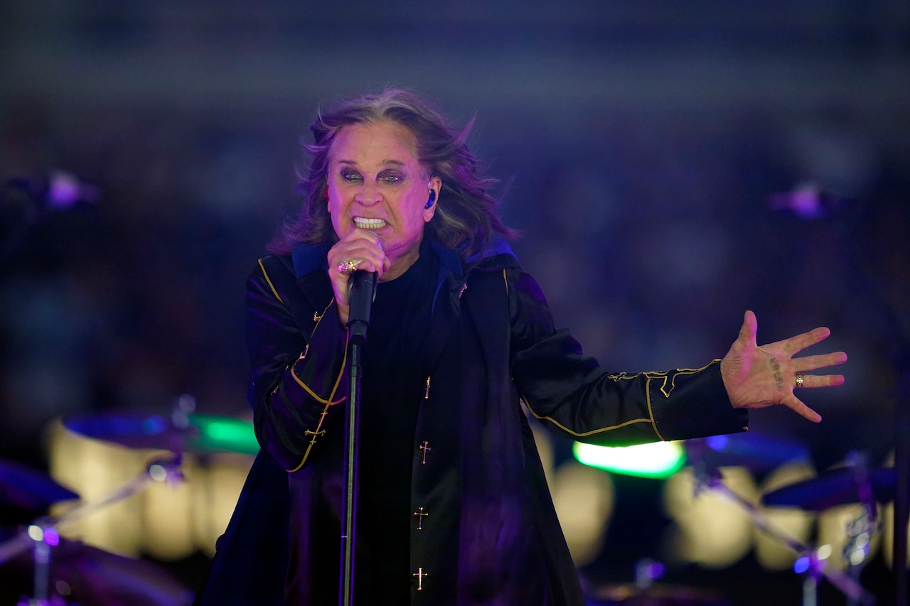'Our final song ... ever': Legendary metal singer performs at huge send-off concert