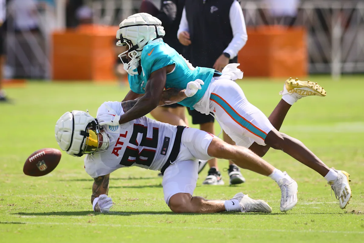 Miami Dolphins CB Kader Kohou limps off practice field