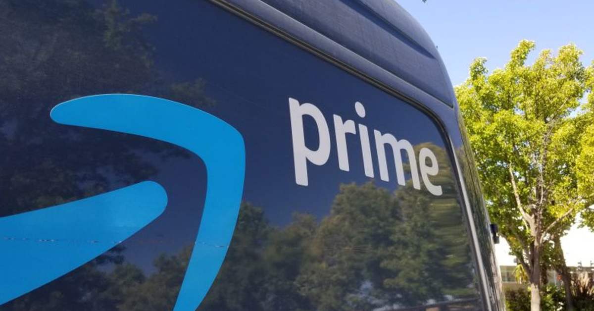 Amazon is selling a $1,800 business laptop and docking station bundle for $899 during Prime Day