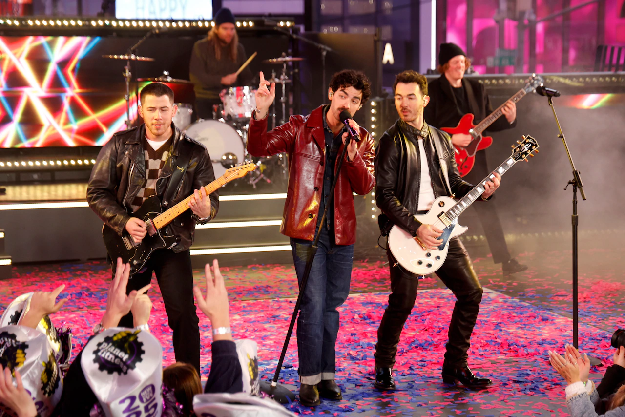 Boy band member says a ‘bad business deal’ caused him to lose 90 percent of his money