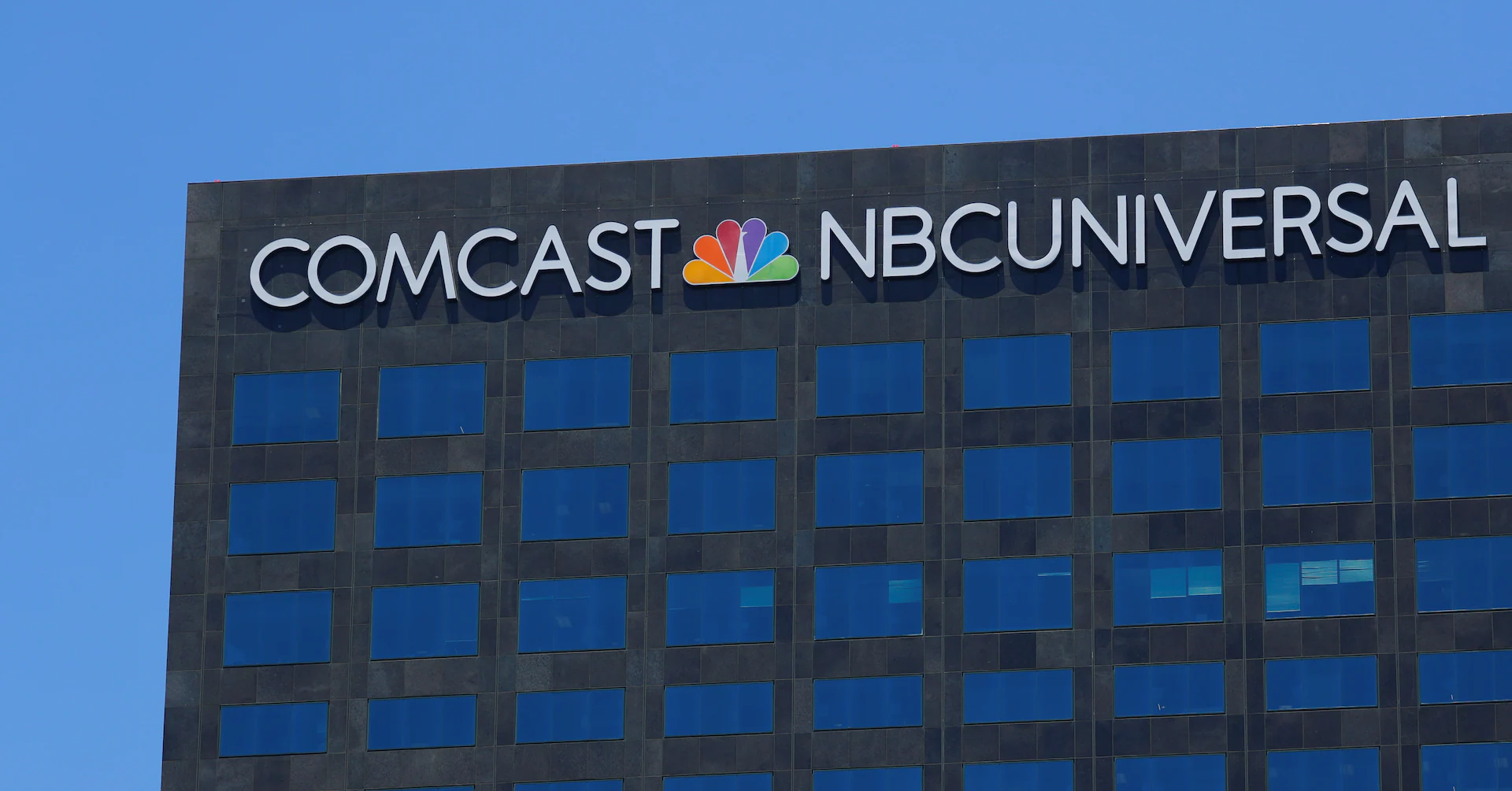 NBCUniversal considering to launch a sports cable network, WSJ reports