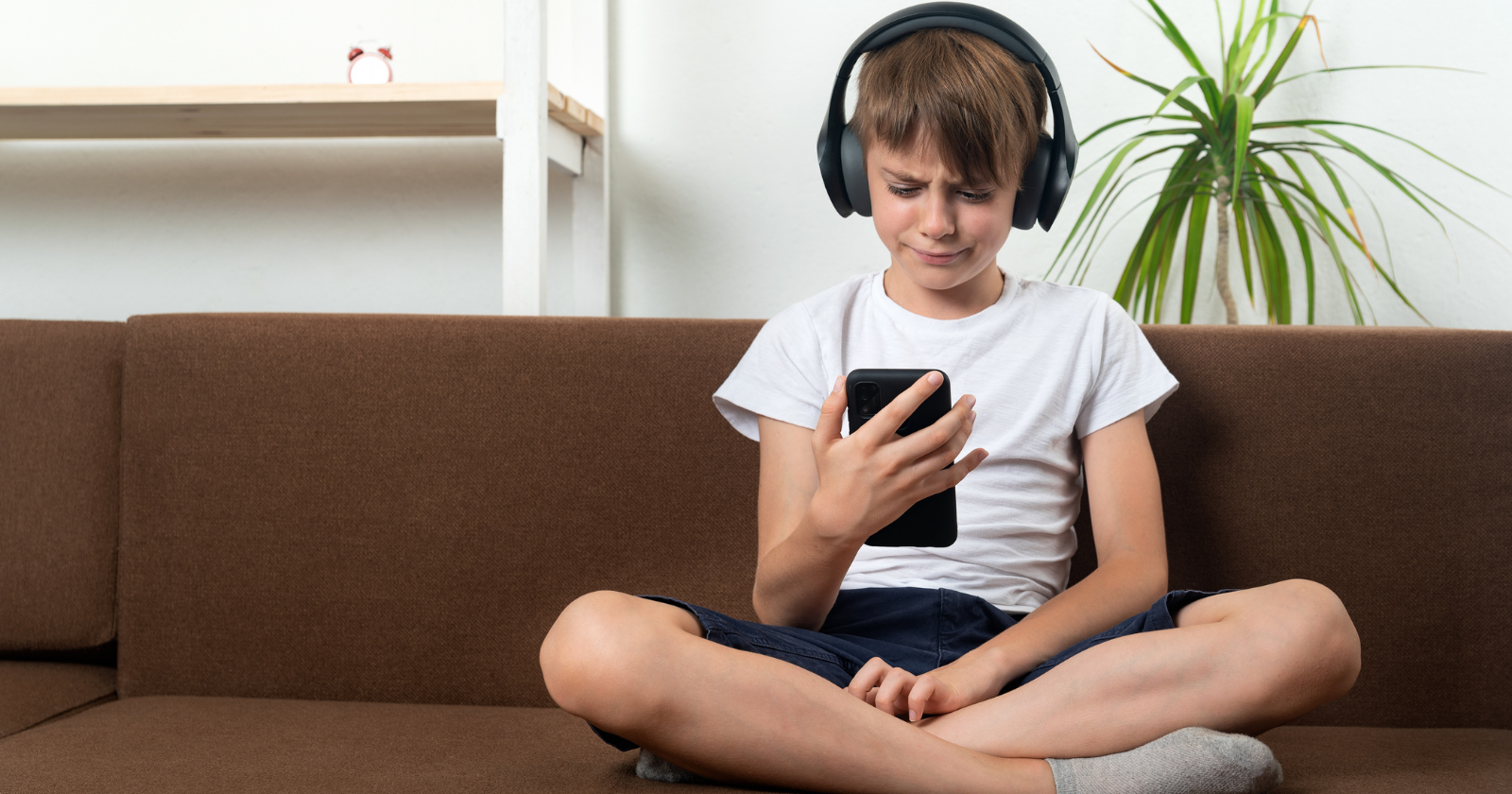 Boomers are still doing these 6 cringey things on Facebook while their kids beg them to stop