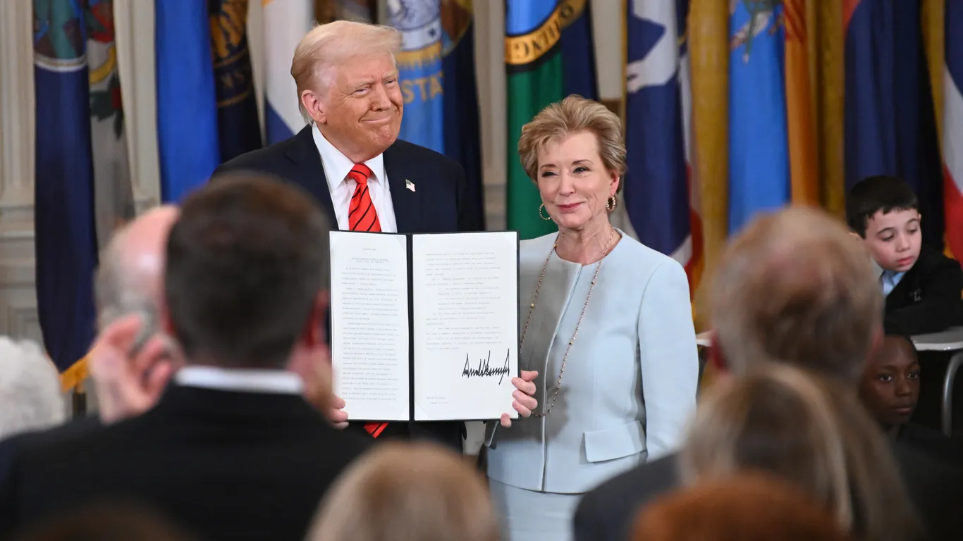 Columbia agrees to pay $200 million fine to settle Trump admin dispute