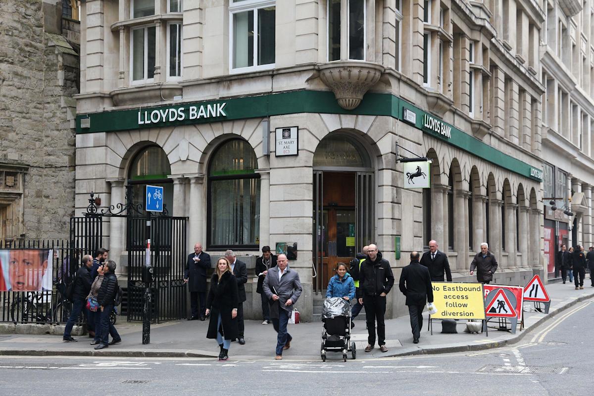 Lloyds increases dividend as profits jump by 5%