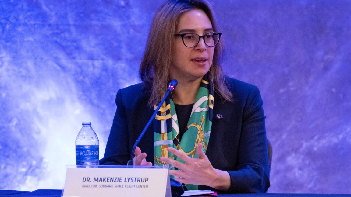 The director of NASA’s largest science center is leaving government