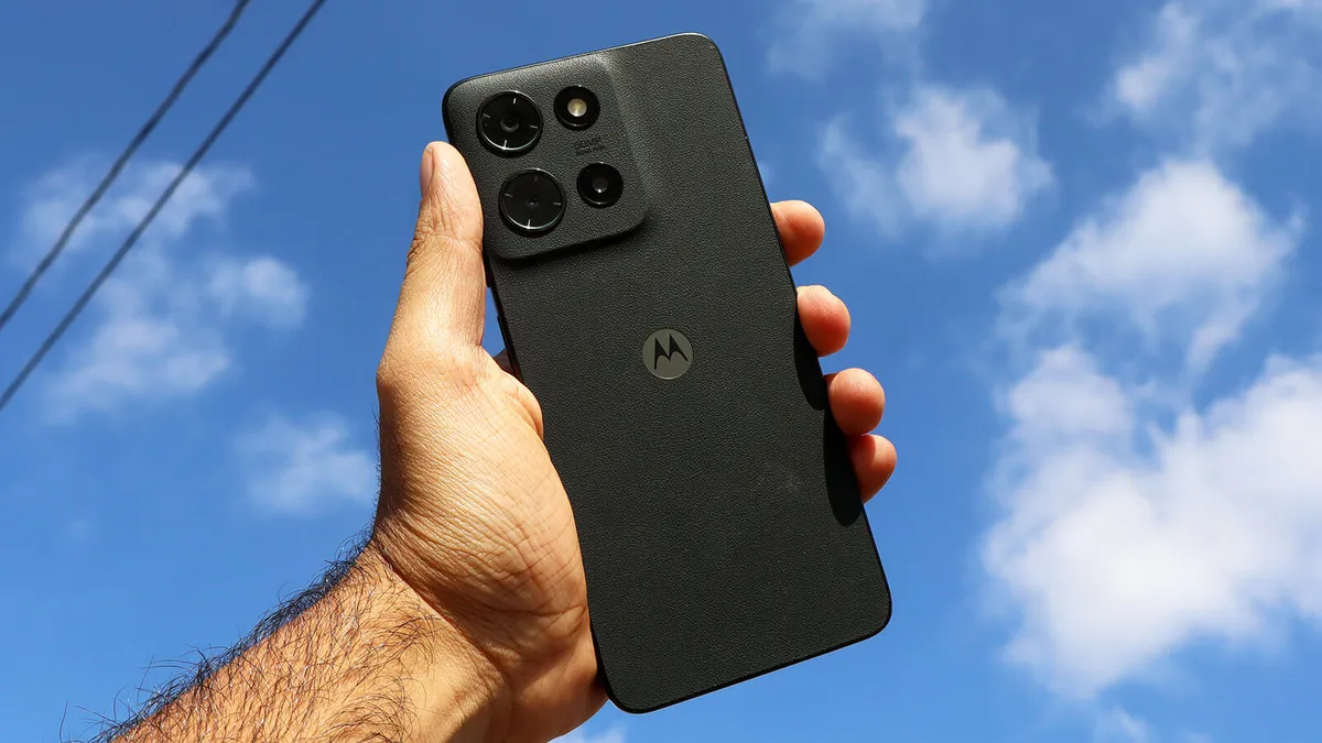 Looking for an affordable phone? This $179 Motorola feels like a much more expensive device